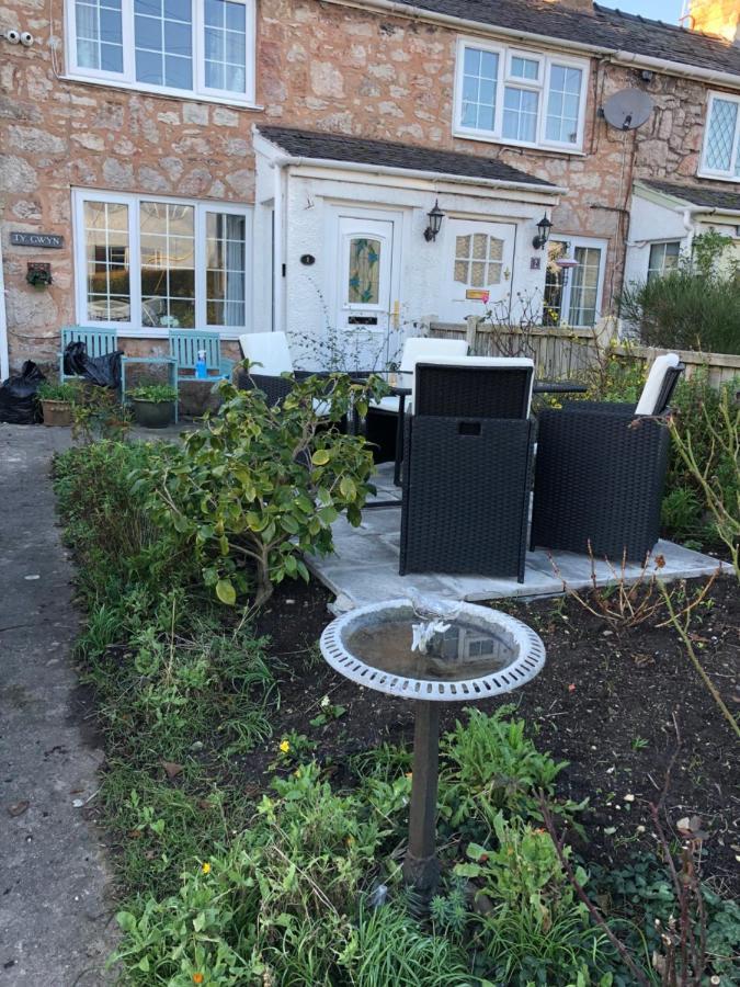 Welsh Country Cottage In Beautiful Village スランディドノ・ジャンクション エクステリア 写真